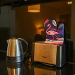 Upgraded Luxury Studio Apartment - Marina View - 5-Star Hotel Amenities