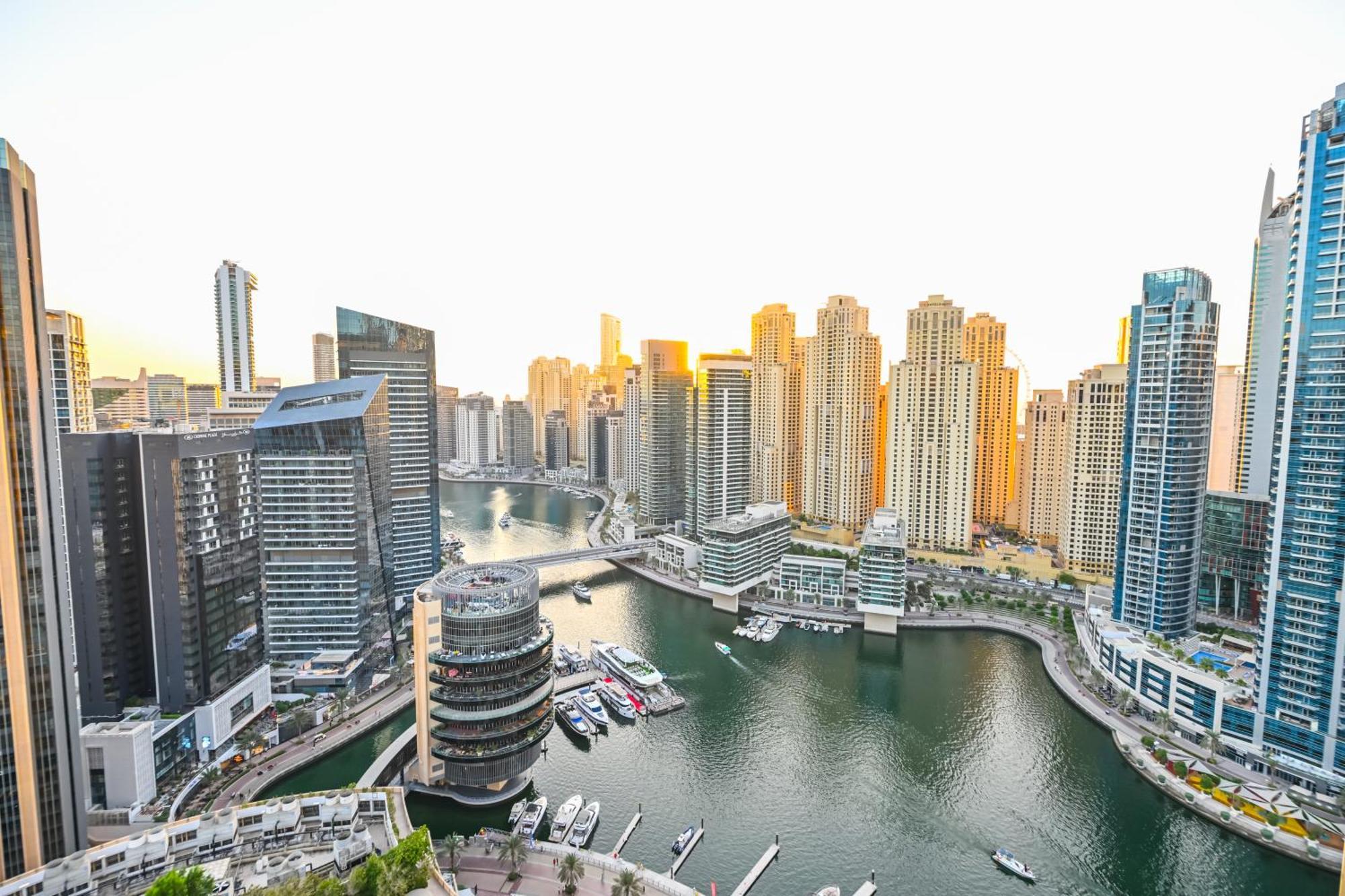 Upgraded Luxury - Marina View - 5-star Amenities Apartment