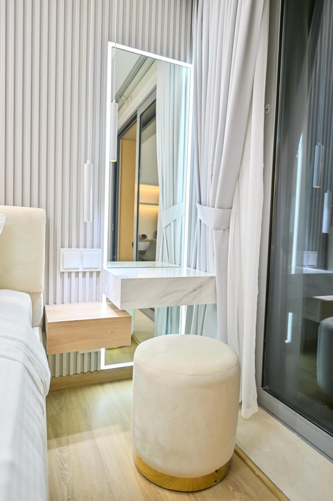 Apartment Upgraded Luxury - Marina View - 5-star Amenities Dubai