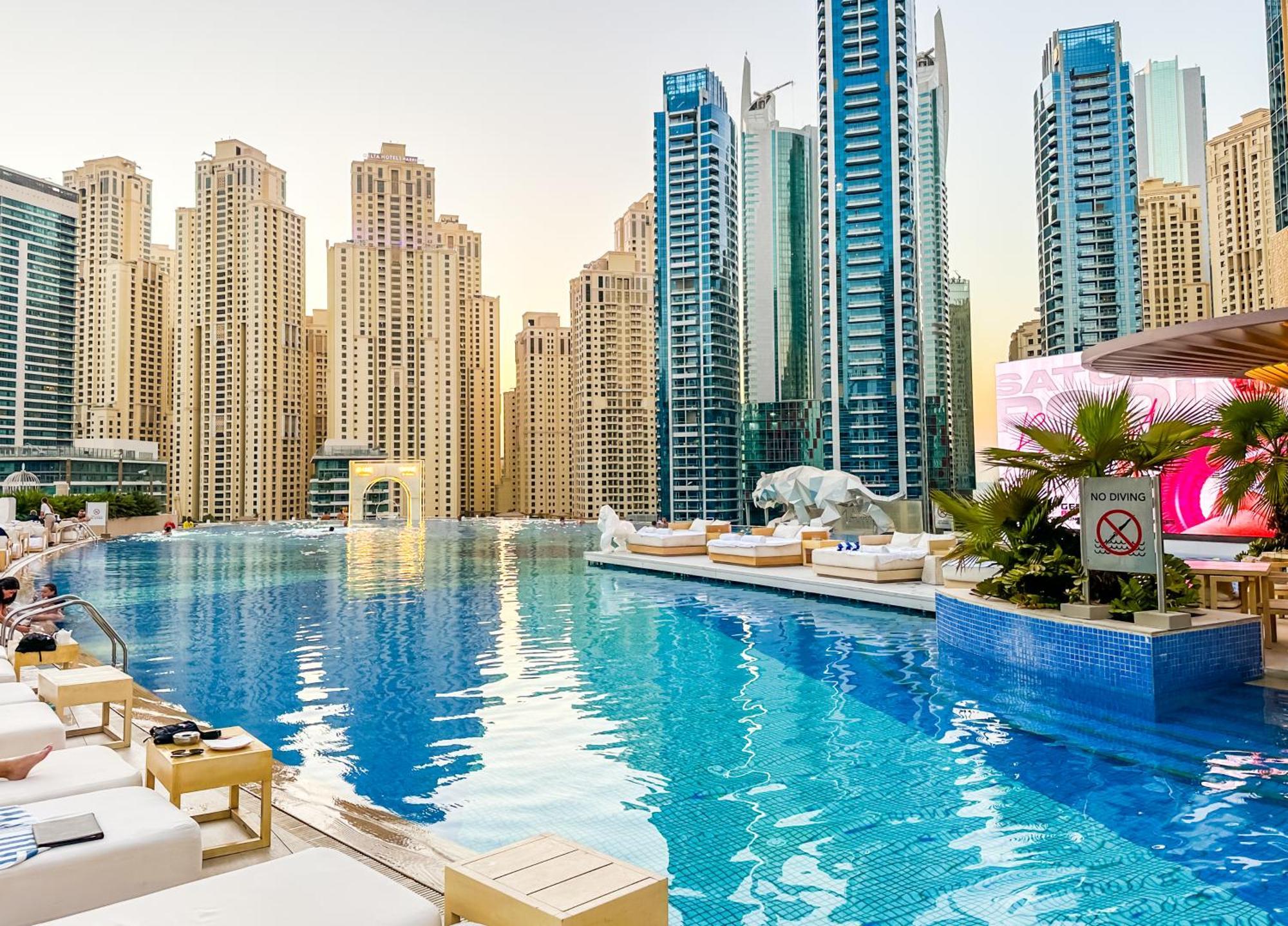 Upgraded Luxury - Marina View - 5-star Amenities Apartment Dubai