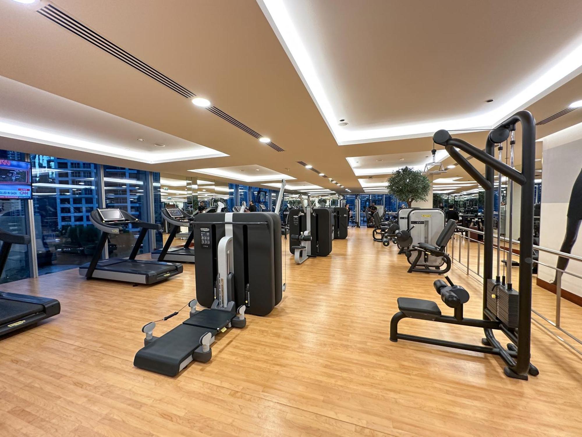 Upgraded Luxury - Marina View - 5-star Amenities Apartment *